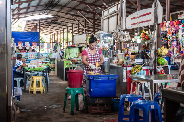 Fotoreportaż - Przy pracy. Fotografie ludzi przy pracy.
