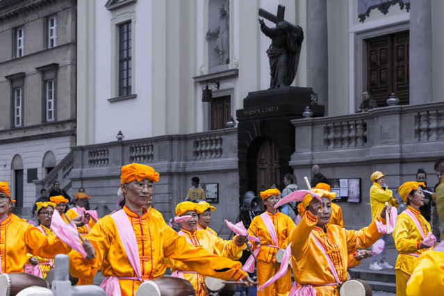 Fotoreportaż - Nasze zachowania. Zachowania na ulicy. Street photography.