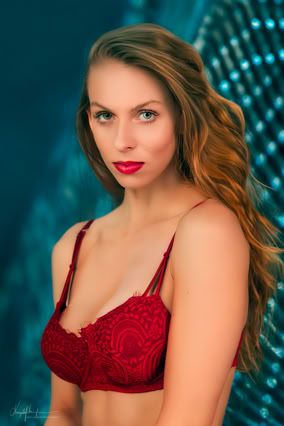 Stylizacyjna Sesja Fotograficzna. Portret Kobiety. Kobieca sesja zdjęciowa.