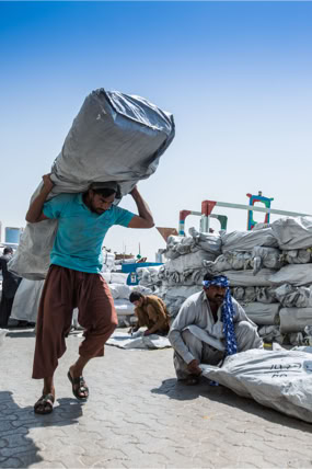 Fotoreportaż - Przy pracy. Fotografie ludzi przy pracy.