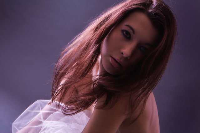 Stylizacyjna Sesja Fotograficzna. Portret Kobiety. Kobieca sesja zdjęciowa.