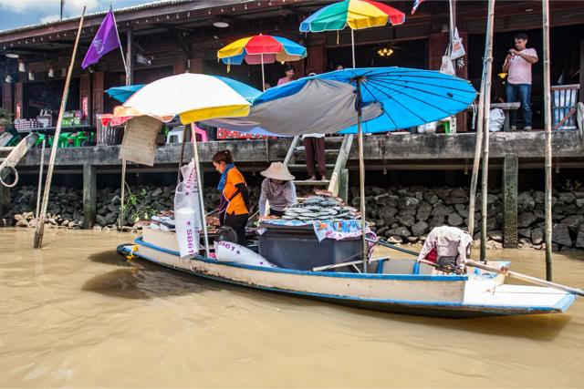 Fotoreportaż - Przy pracy. Fotografie ludzi przy pracy.