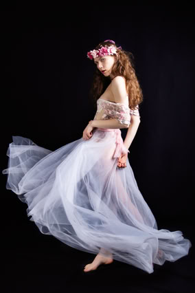 Stylizacyjna Sesja Fotograficzna. Portret Kobiety. Kobieca sesja zdjęciowa.